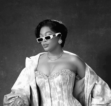 VEEKEE JAMES (WINNER)